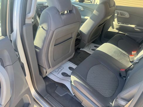Used 2012 Chevrolet Traverse LS image 10