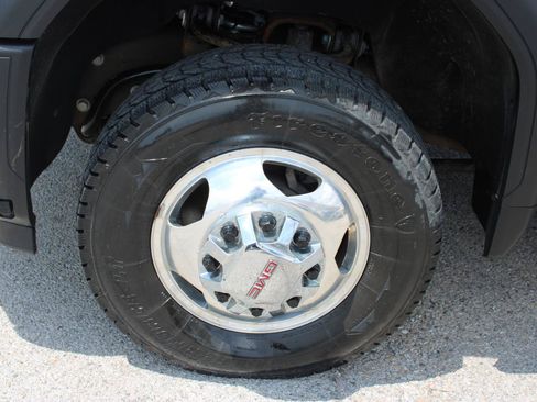 Used 2025 GMC Sierra 3500 SLT w/ SLT Convenience Package AWD/4WD image 7