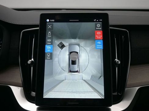 New 2026 Volvo XC90 B6 Plus w/ Protection Package Premier image 21