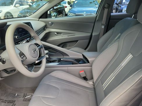 Used 2021 Hyundai Elantra SEL FWD image 11