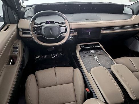 New 2026 Lincoln Navigator Black Label AWD/4WD image 11