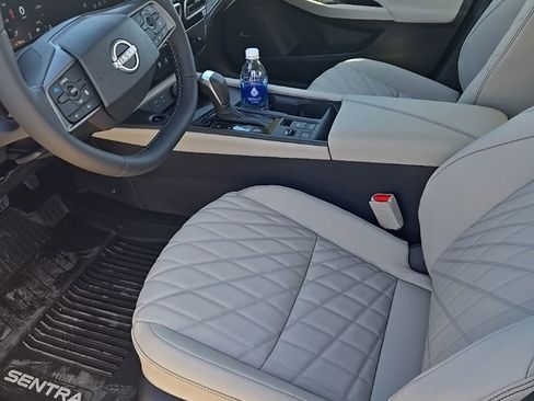 New 2026 Nissan Sentra SR FWD image 5