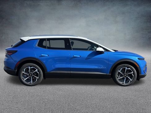 New 2026 Chevrolet Equinox EV LT image 2