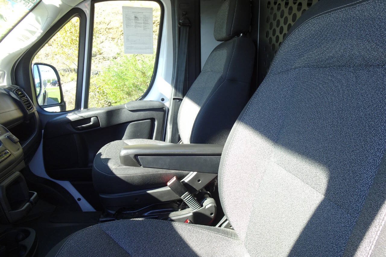 Used 2025 RAM ProMaster 2500 w/ U-Haul Equipment Group FWD image 15