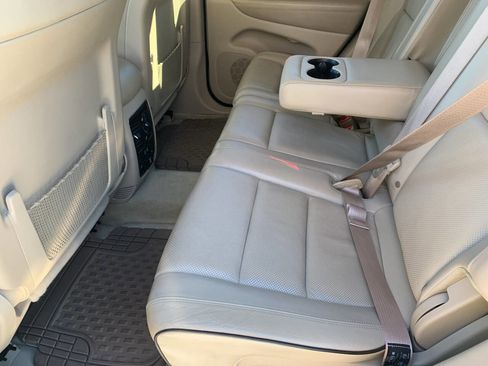 Used 2014 Jeep Grand Cherokee Overland image 11