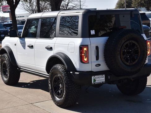 Used 2023 Ford Bronco Wildtrak image 10