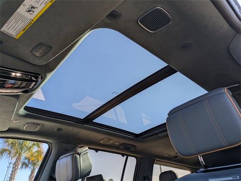 Used 2022 Jeep Grand Wagoneer Series III w/ Rear Seat Video Group 1 image 25