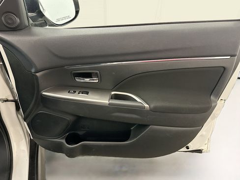 Used 2018 Mitsubishi Outlander Sport ES image 32