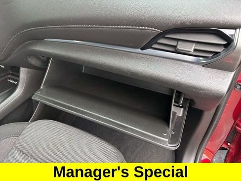 Used 2023 Chevrolet Traverse LT image 43