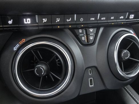 Used 2023 Chevrolet Blazer LT AWD/4WD image 30