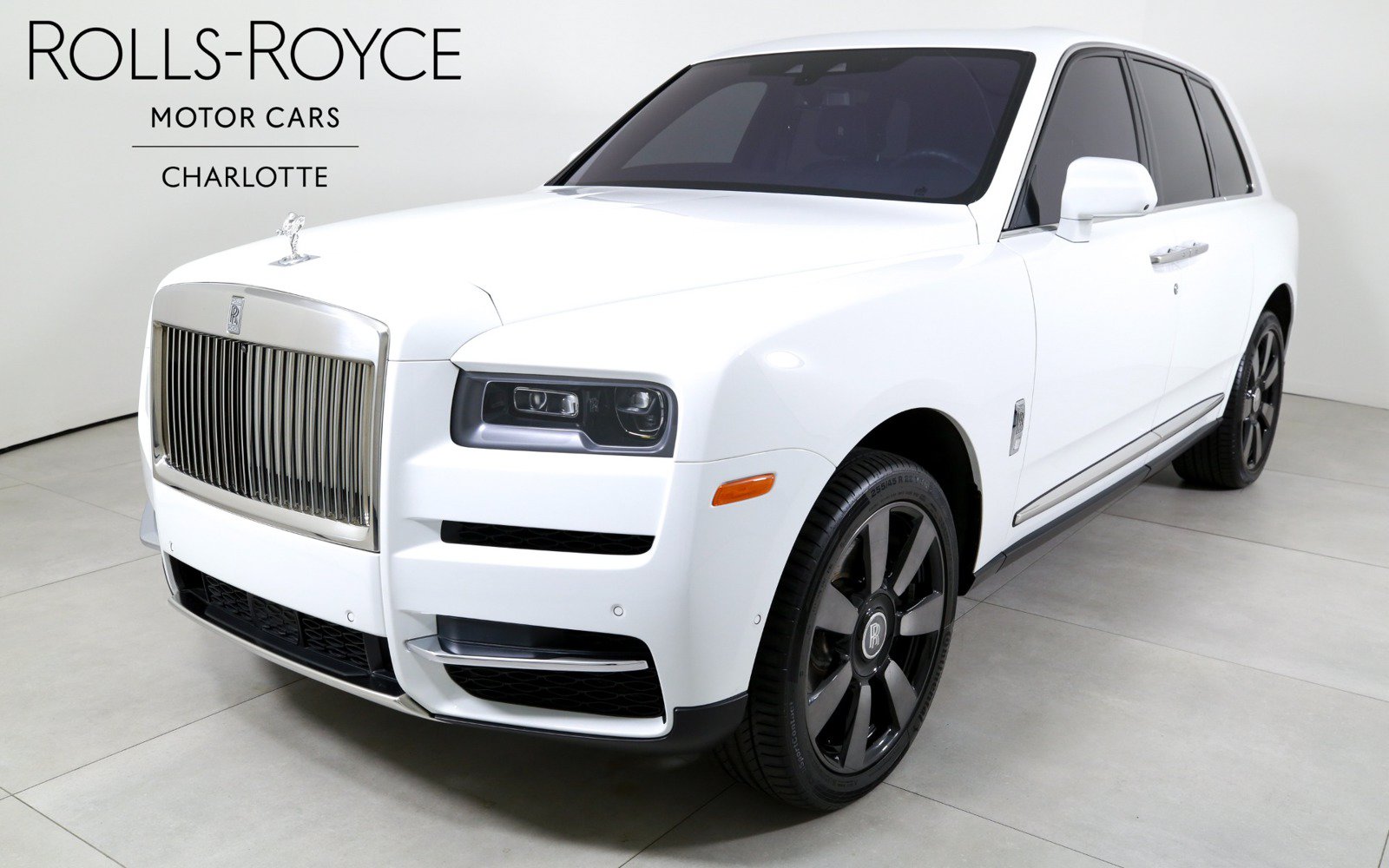Used 2024 Rolls-Royce Cullinan AWD/4WD image 1