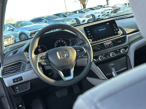 Used 2018 Honda Accord LX image 13