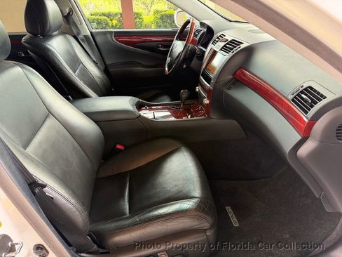 Used 2010 Lexus LS 460 RWD image 11