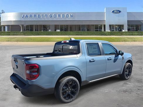 New 2025 Ford Maverick Lariat w/ Black Appearance Package image 4