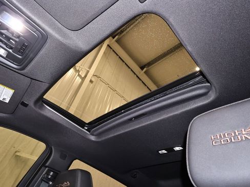 Used 2025 Chevrolet Silverado 2500 High Country w/ High Country Premium Package image 35