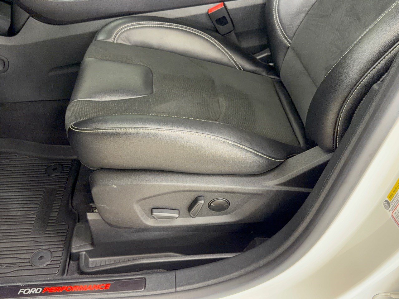 Used 2023 Ford Edge ST AWD/4WD image 16