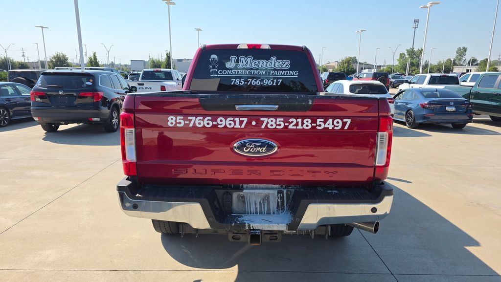 Used 2019 Ford F250 XLT w/ XLT Premium Package AWD/4WD image 4
