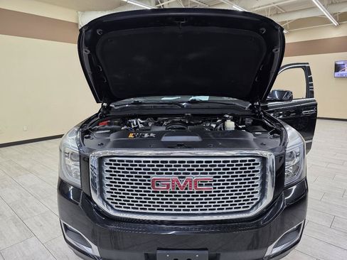 Used 2017 GMC Yukon XL Denali w/ Open Road Package AWD/4WD image 47