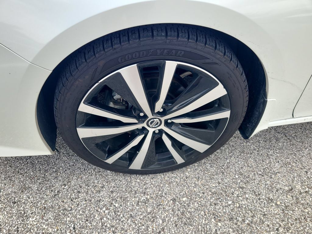 Certified 2020 Nissan Altima 2.5 Platinum FWD image 8