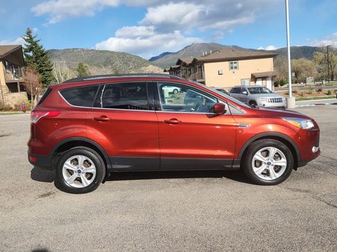 Used 2015 Ford Escape SE w/ Equipment Group 201A image 2