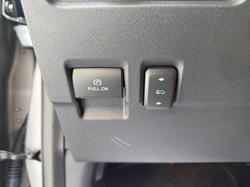 Used 2023 Ford F350 Lariat w/ Chrome Package image 25