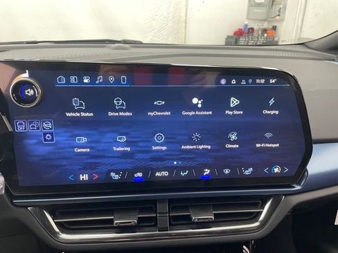 New 2026 Chevrolet Equinox EV LT image 3