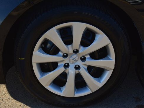 Used 2025 Toyota Corolla LE image 11