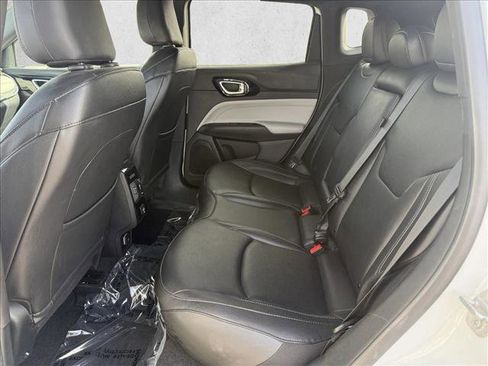Used 2025 Jeep Compass Limited image 20