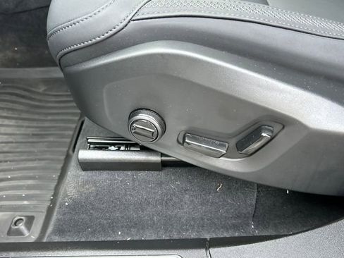 Used 2026 Volvo XC90 B5 Plus w/ Protection Package Premier image 8