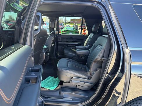 Used 2022 Ford Expedition Max Platinum image 7