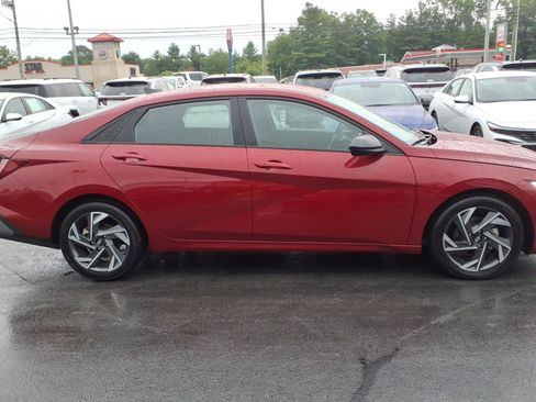 Used 2025 Hyundai Elantra Sport w/ Cargo Package FWD image 4