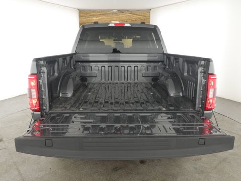 Certified 2022 Ford F150 XLT w/ Equipment Group 302A High image 5