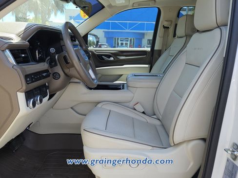 Used 2021 GMC Yukon XL Denali w/ Denali Premium Package RWD image 10