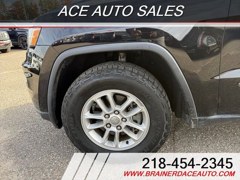 Used 2019 Jeep Grand Cherokee Laredo image 10