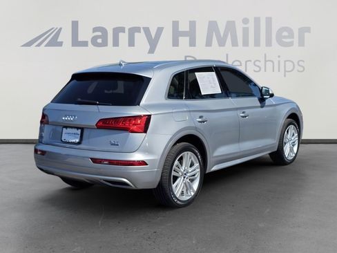 Used 2018 Audi Q5 2.0T Premium Plus w/ Premium Plus Package AWD/4WD image 5
