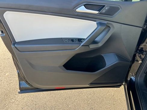 Used 2019 Volkswagen Tiguan SE image 10