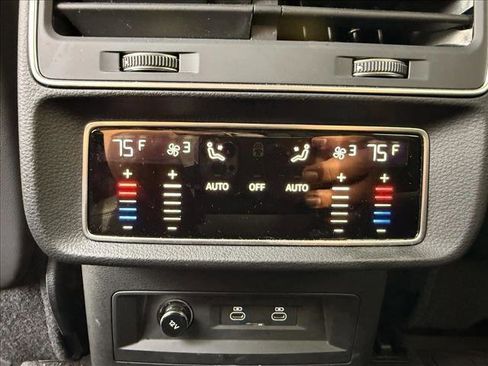 Used 2023 Audi Q8 Premium Plus w/ Premium Plus Package image 13