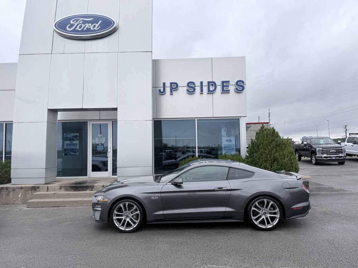 Used 2018 Ford Mustang GT Premium RWD image 4