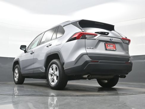 Used 2021 Toyota RAV4 XLE AWD/4WD image 27