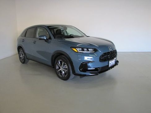 Certified 2024 Honda HR-V EX-L image 3