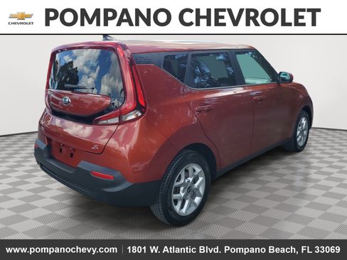 Used 2021 Kia Soul S image 3
