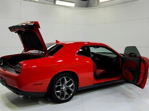 Used 2015 Dodge Challenger R/T Plus RWD image 32