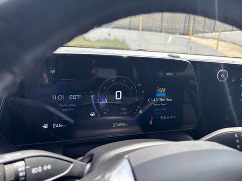 Used 2025 Chevrolet Equinox LT FWD image 35