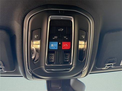 New 2025 Jeep Grand Cherokee L Altitude image 18