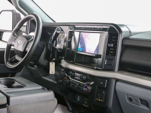 Used 2023 Ford F350 XLT AWD/4WD image 27