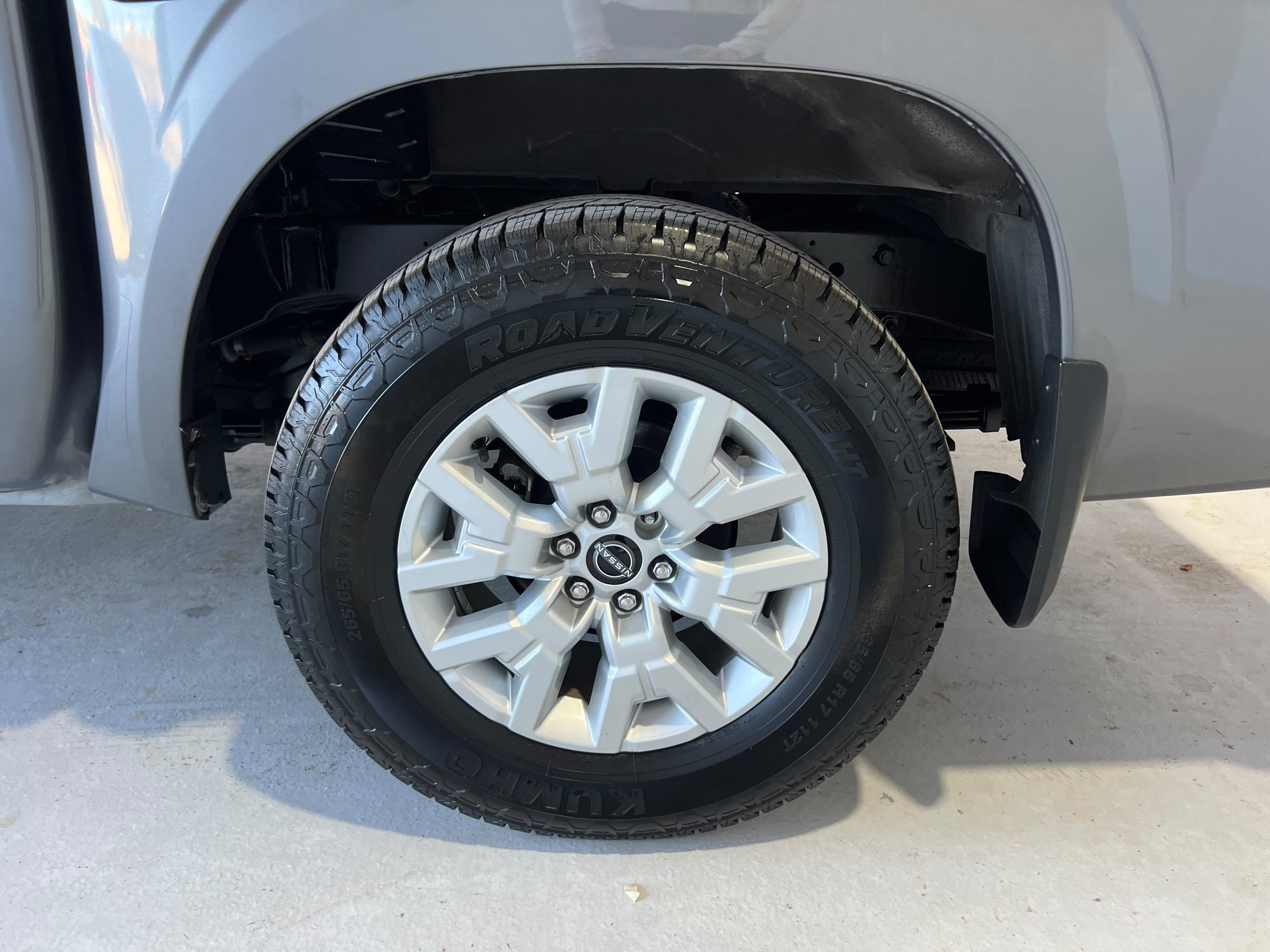 Used 2023 Nissan Frontier SV w/ Tow Package RWD image 10