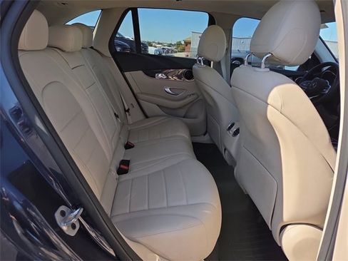 Used 2022 Mercedes-Benz GLC 300 image 15