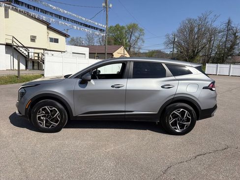 Used 2024 Kia Sportage LX AWD/4WD image 8