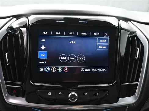 Used 2020 Chevrolet Traverse LT image 14