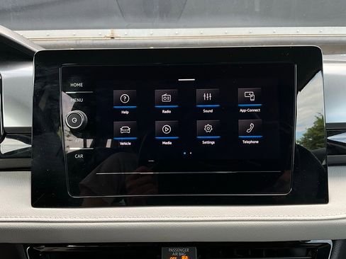 Used 2025 Volkswagen Taos S image 28